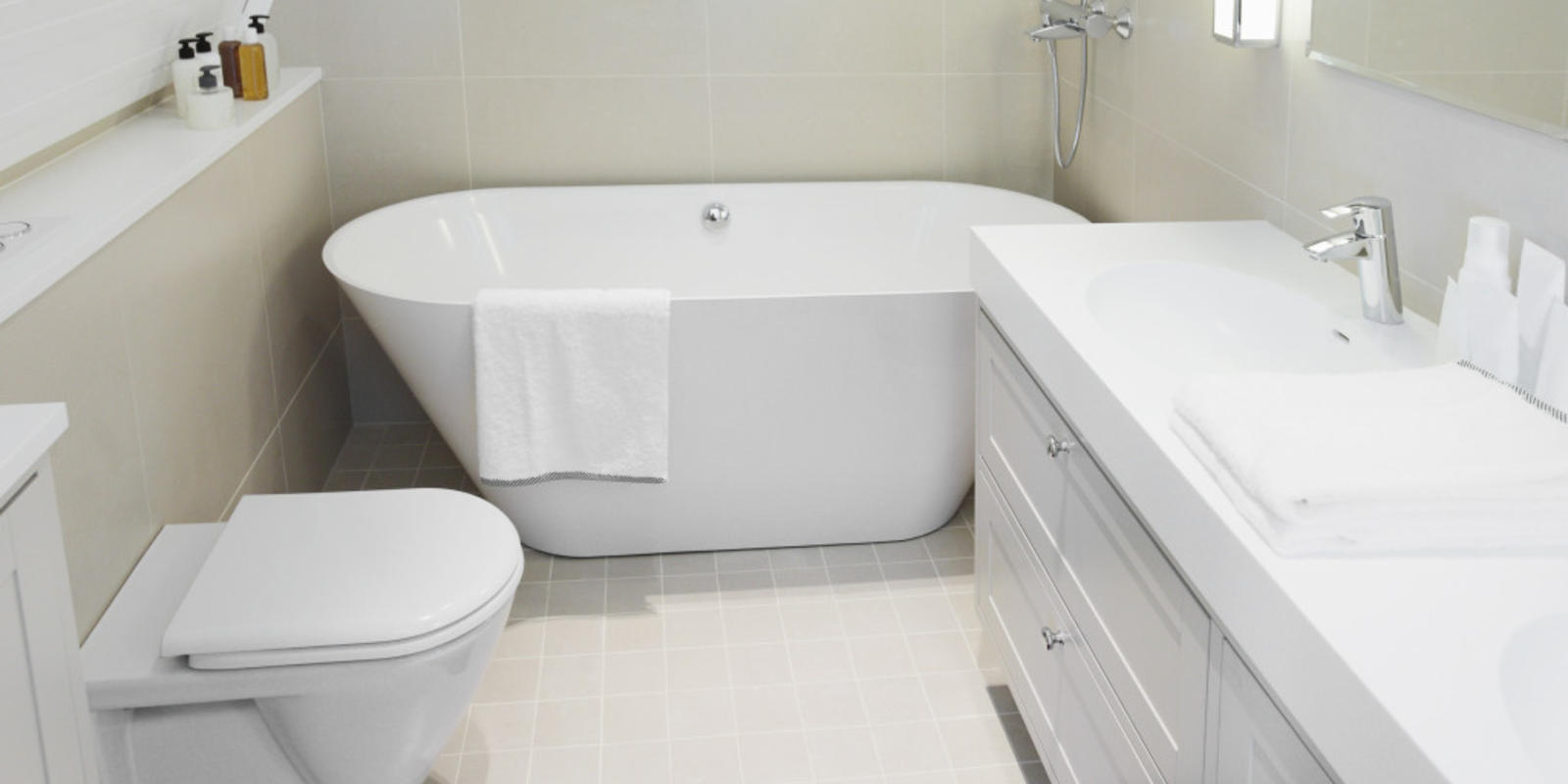 zeer kleine badkamer